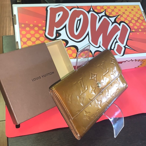 Louis Vuitton Handbags - 🔥 LOUIS VUITTON Vernice metallic bronze/ gold patent Leather Sarah Wallet